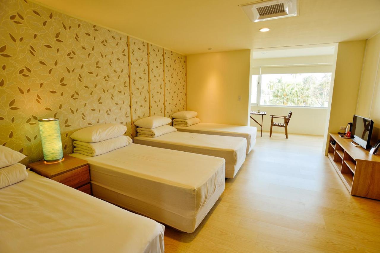 Chengching Lakefront Resort Kaohsiung Exterior photo