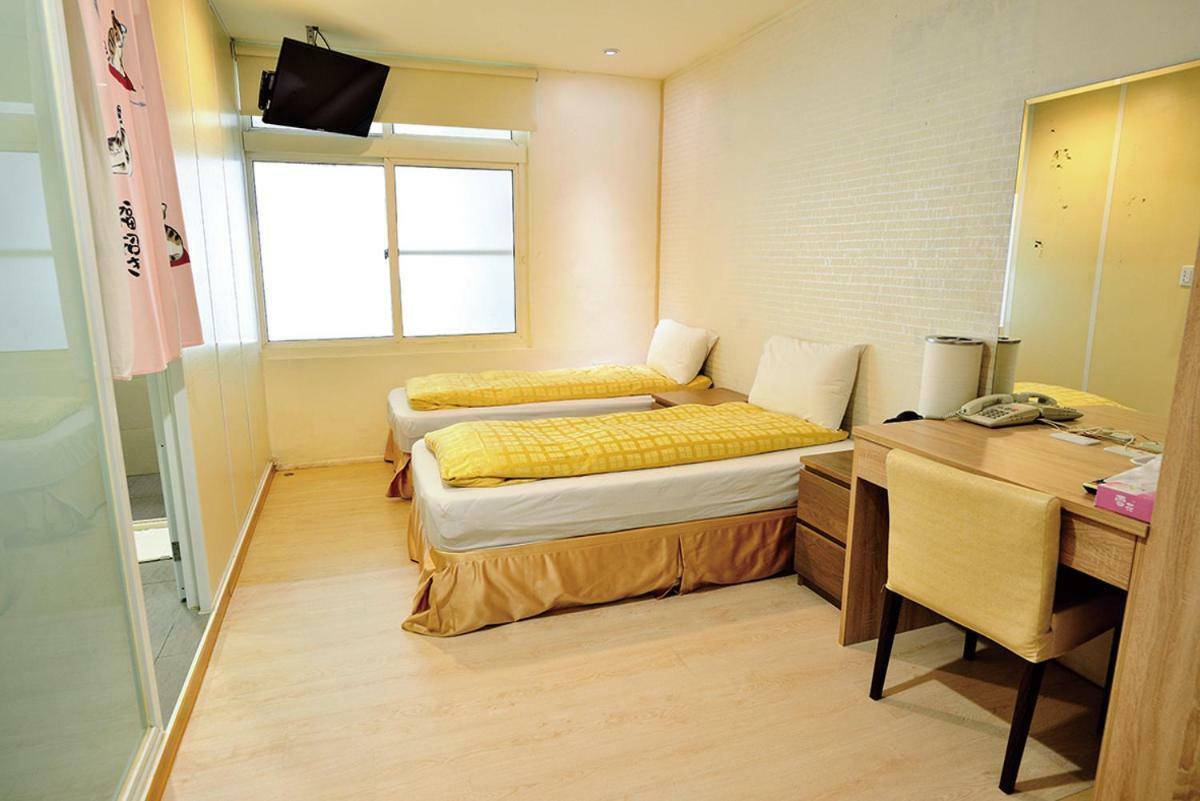Chengching Lakefront Resort Kaohsiung Exterior photo